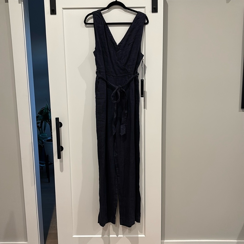 NWT Nicole Miller 100% Linen Jumpsuit. Blue With Scallop V-neck, Belt & Pockets